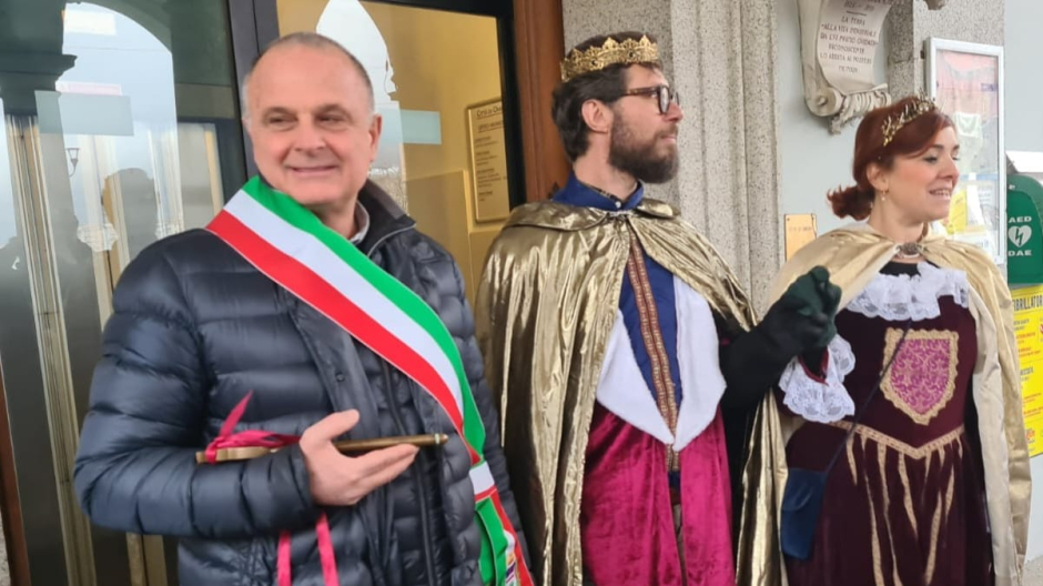 Consegnate le chiavi ai reali Nigoglia. A Omegna s'è aperto il Carnevale